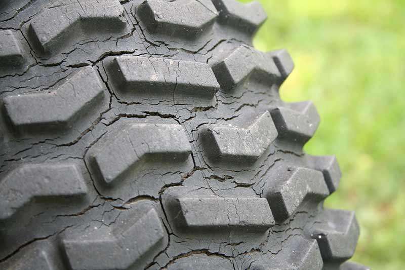 how to keep tires from dry rotting